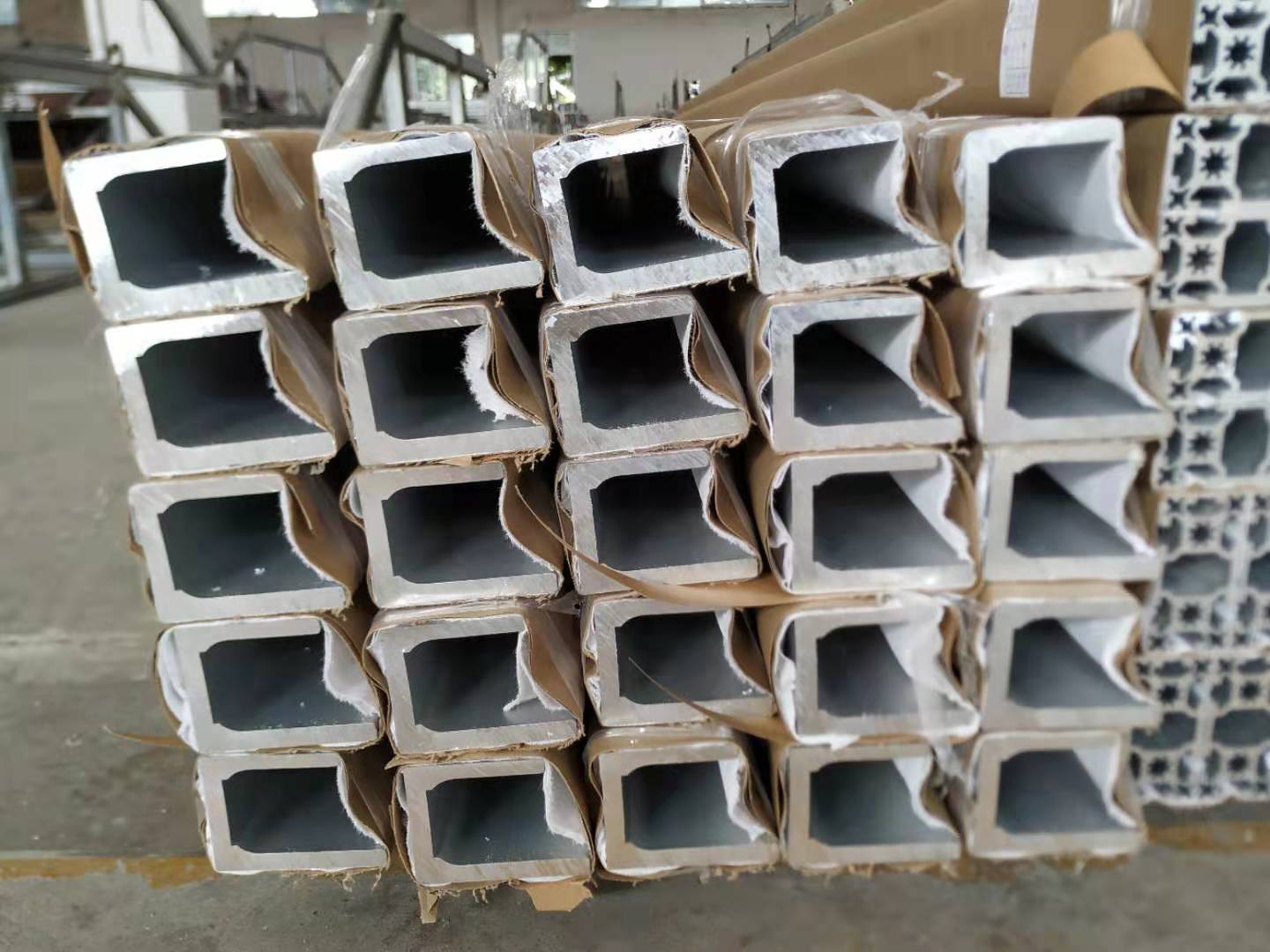 鋁型材廠(chǎng)家定制不對稱(chēng)厚壁槽鋁型材69*90mm截面