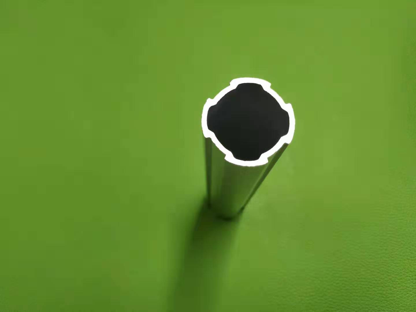 廠(chǎng)家定做簡(jiǎn)易工作臺鋁型材 第三代鋁合金精益管/φ28線(xiàn)棒砂/亮面
