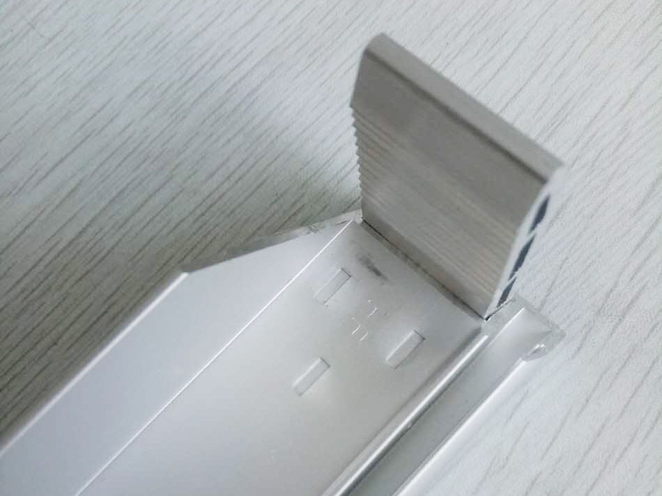 白色邊框細節圖