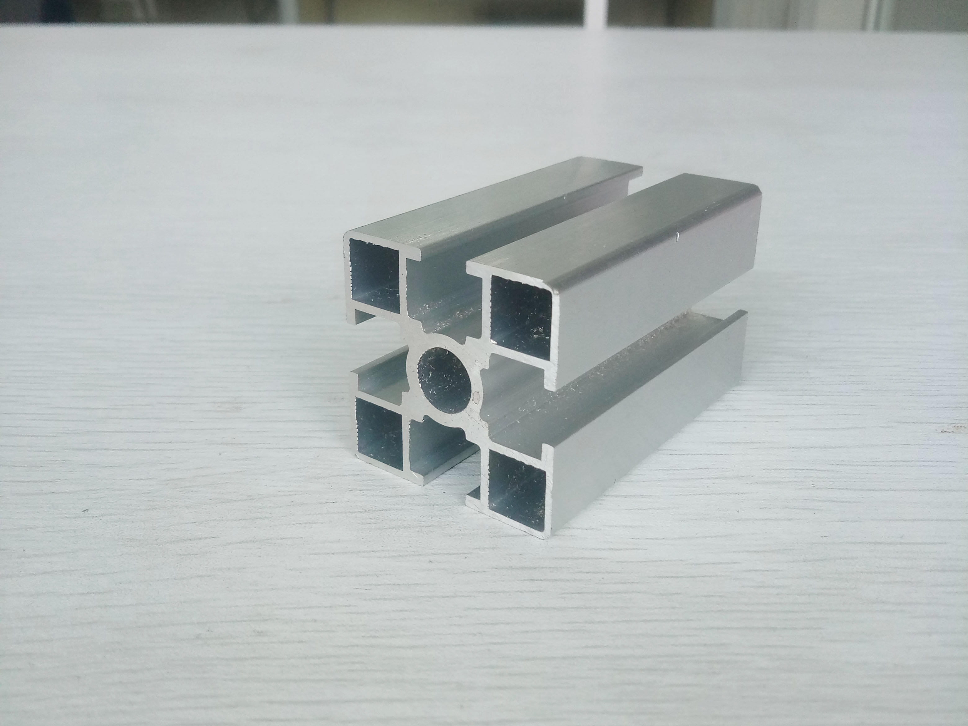 廠(chǎng)家直銷(xiāo)4040國標圓孔鋁材